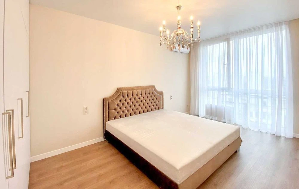 Продаж без комісії двокімнатної квартири 70 кв. м. з ремонто