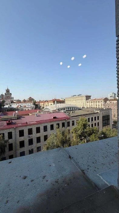Продаж БЕЗ% просторої трикімнатної квартири в самому центрі
