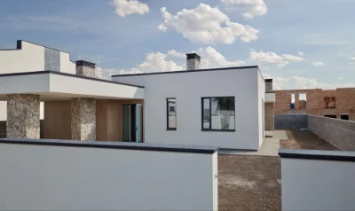 Продаж будинку в сучасному стилі. Щасливе. Рівне