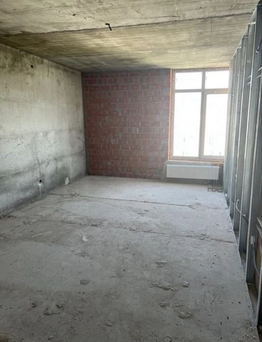 Простора 2-кімнатна квартира площею 67 м² за привабливою цін