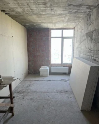 Простора 2-кімнатна квартира площею 67 м² за привабливою цін