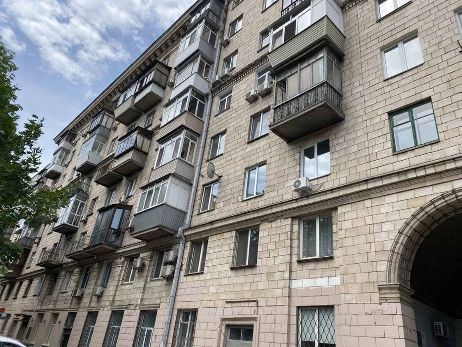 Продаж 3к. квартири, сталінка, пр. Повітрофлотський 34