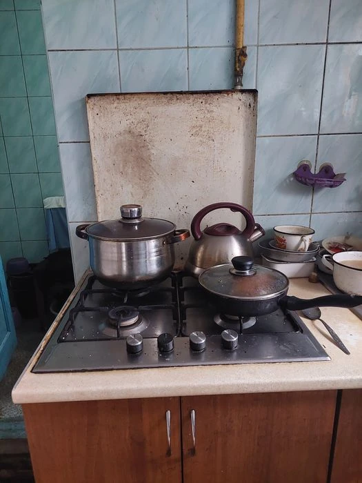 Срочно!! Продам часть дома со своим двором на Слободке.