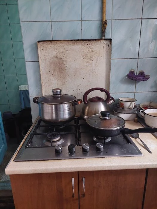 Срочно!! Продам часть дома со своим двором на Слободке.