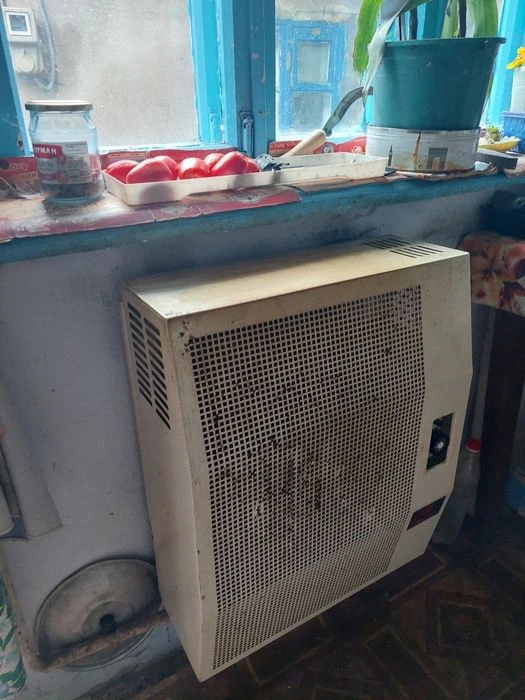 Срочно!! Продам часть дома со своим двором на Слободке.