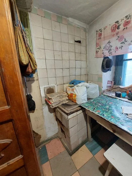 Срочно!! Продам часть дома со своим двором на Слободке.
