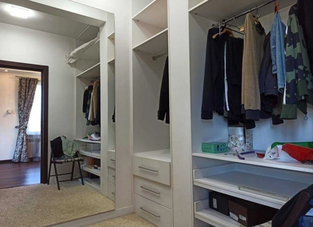 Оренда будинку 270 м², Осокорська вул.