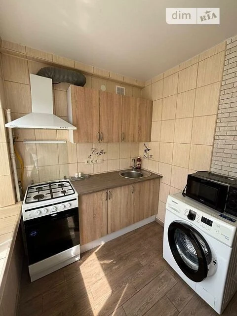Довготривала оренда 1к квартири на просп. Воскресенський 4 •