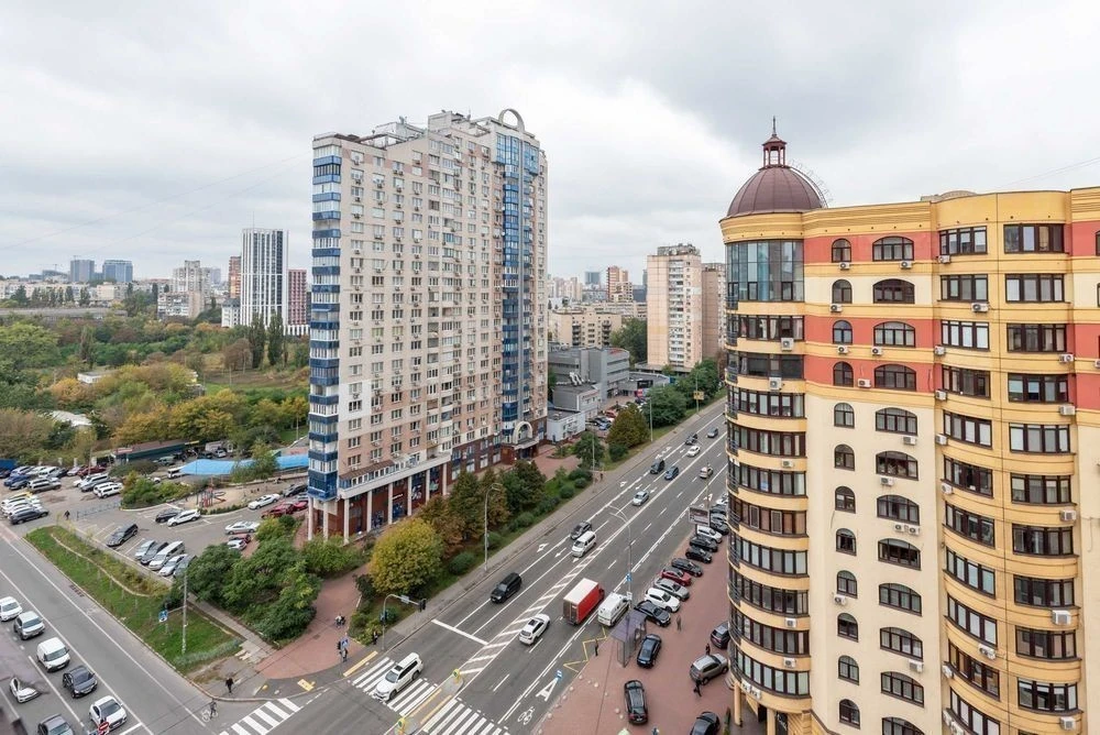 For sale stylish 3-room apartment 122 sq. m, Chornovola 27 Zlato residential complex