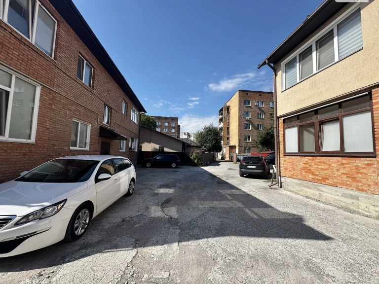 Продаж Квартира Київська