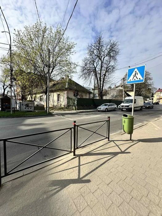 Продається 2 кімн. Кв. В центрі міста