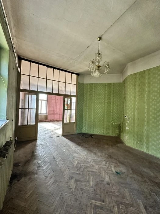 Продається 2 кімн. Кв. В центрі міста