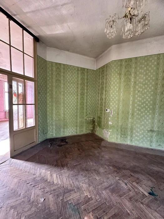Продається 2 кімн. Кв. В центрі міста