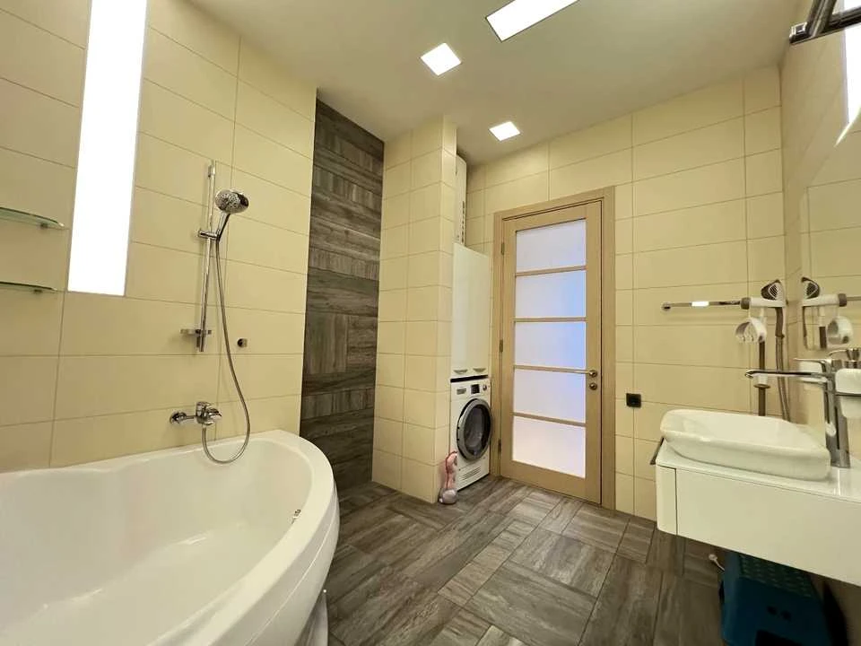 Apartment. Kharkiv, Bannyi lane.
