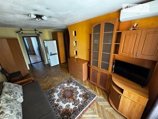 Продаж 2к квартири 44 кв. м на вул. Вінстона Черчилля 22 • I