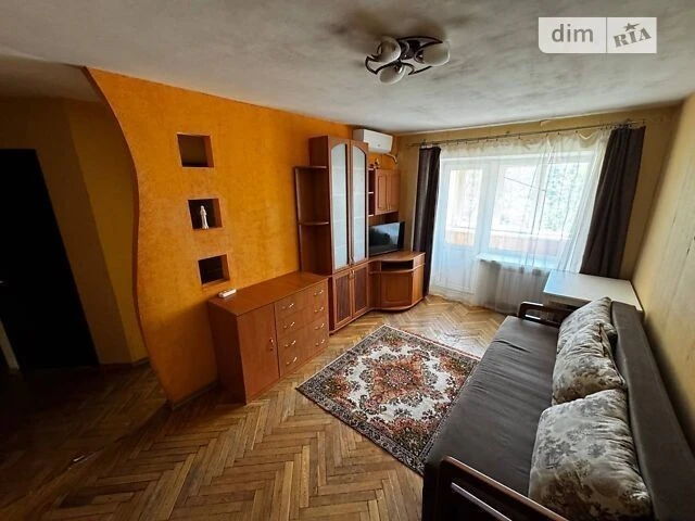 Продаж 2к квартири 44 кв. м на вул. Вінстона Черчилля 22 • I