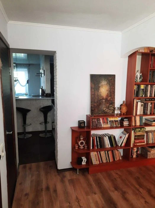 Продаж 3 кімн. квартири з ремонтом, роздільні кімнати