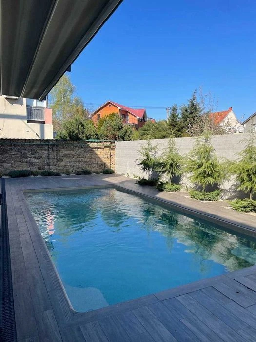 modern house, swimming pool, shelter, garage, Sauvignon