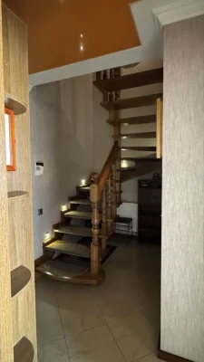 Власник!Продаж 3к кв 98 м кв вул.Квітова + 2 паркомісця+ ком