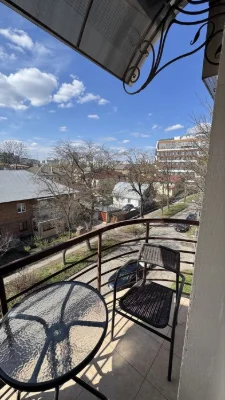 Власник!Продаж 3к кв 98 м кв вул.Квітова + 2 паркомісця+ ком