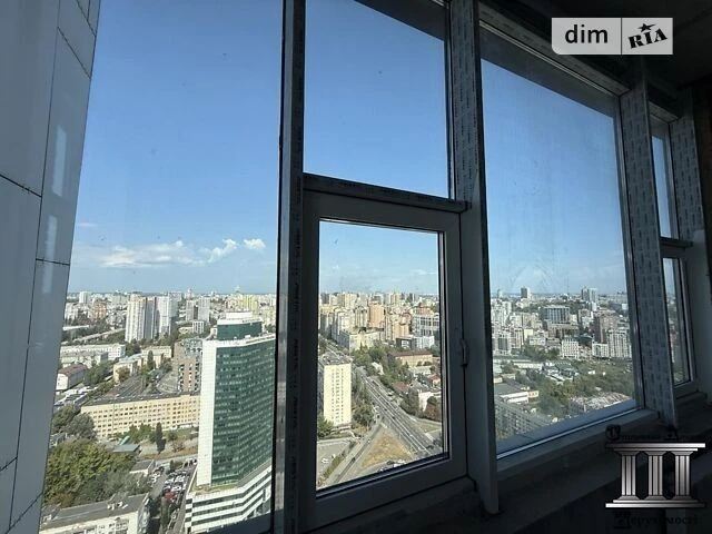 Продаж 4к квартири 155 кв. м на просп. Берестейський 11 корп