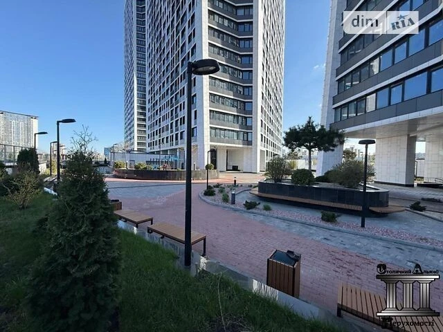 Продаж 4к квартири 155 кв. м на просп. Берестейський 11 корп