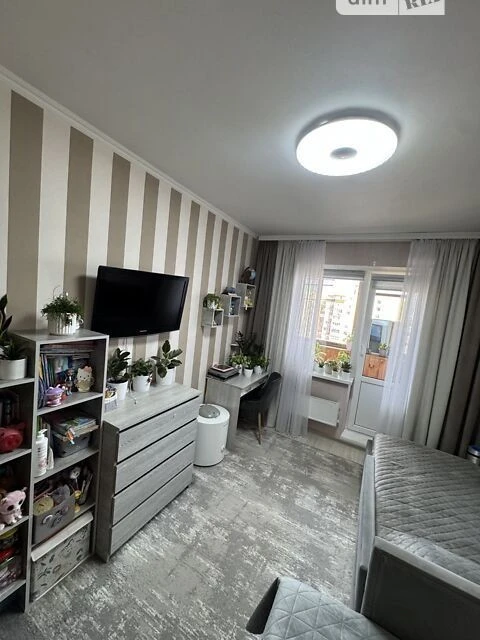 Продаж 1к квартири 32 кв. м на вул. Райдужна 47 • ID 3482078
