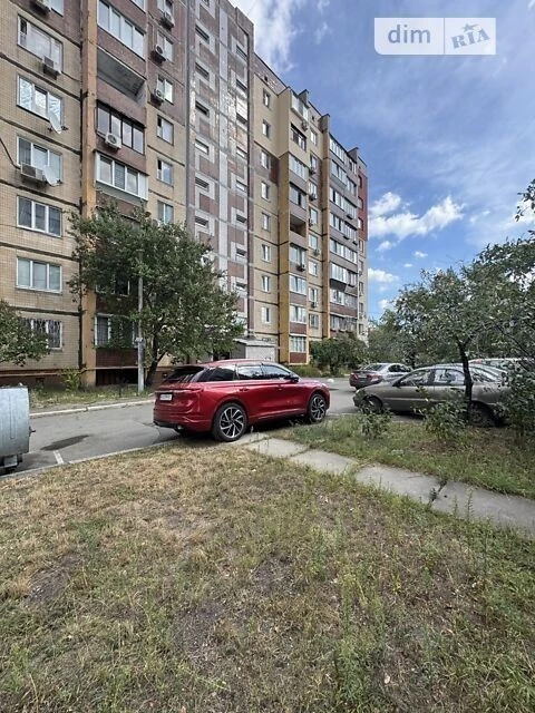 Продаж 1к квартири 32 кв. м на вул. Райдужна 47 • ID 3482078