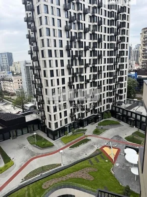 Продаж 3к квартири 132 кв. м на вул. Василя Тютюнника 41 • I