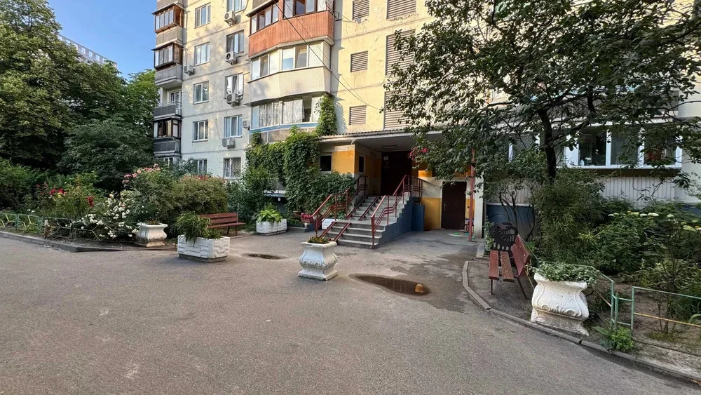Продажа 1-комнатной квартиры 33.3 м², Патриарха Мстислава Ск