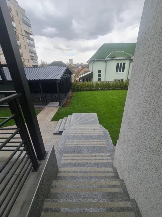 Аренда дома 180 м², Ветряные Горы ул.