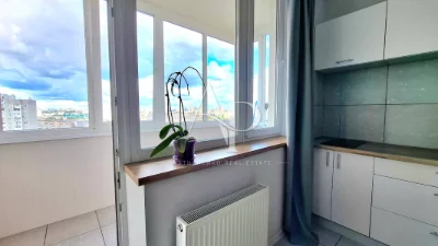 No commission% Sale of a modern studio apartment with renovation in the new