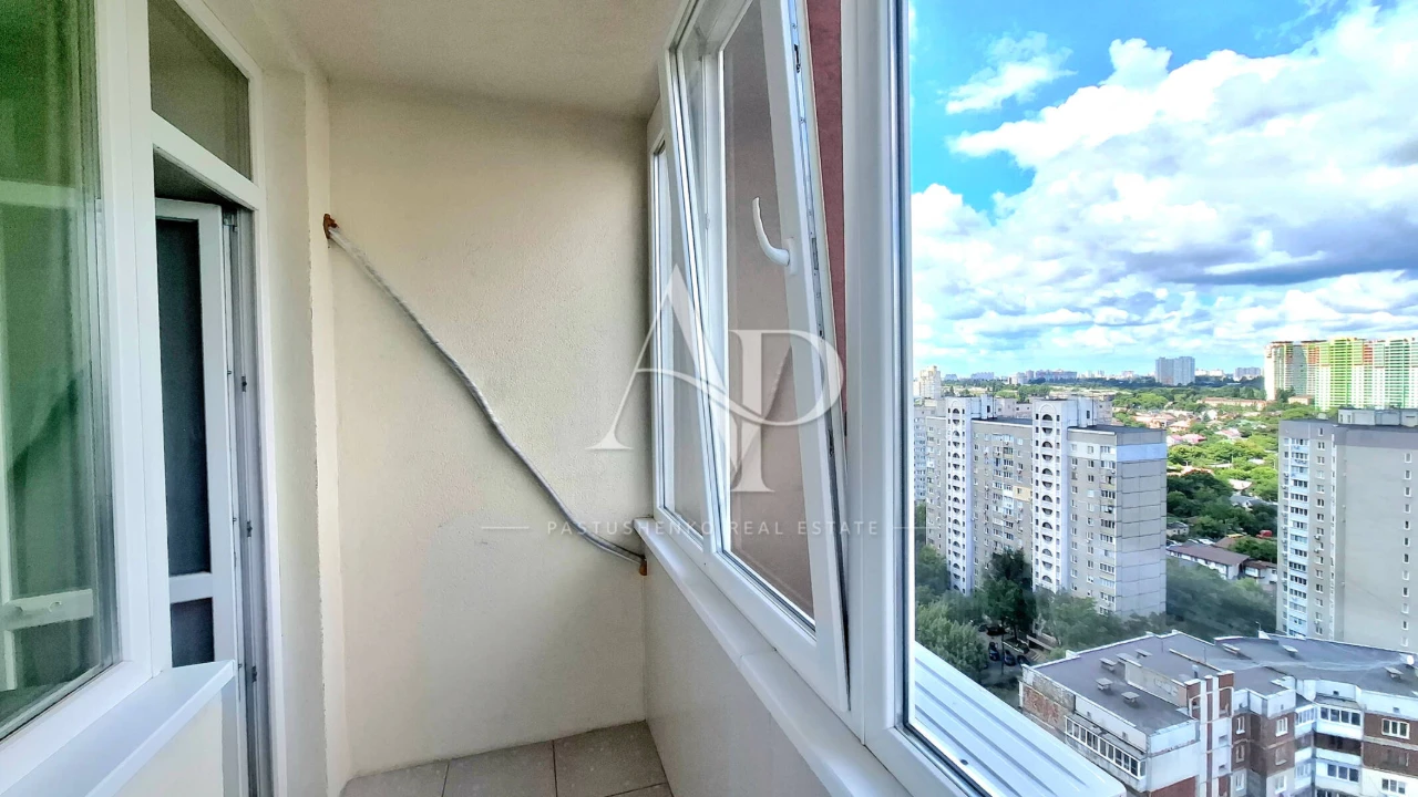 No commission% Sale of a modern studio apartment with renovation in the new