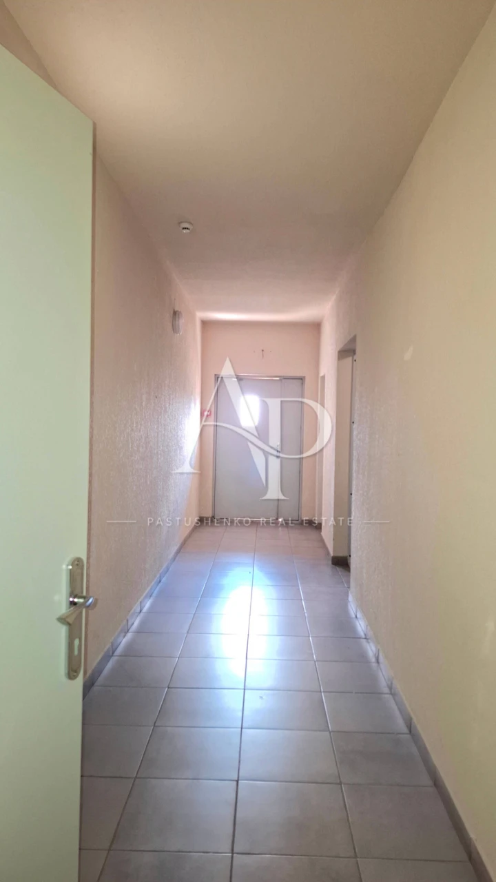No commission% Sale of a modern studio apartment with renovation in the new