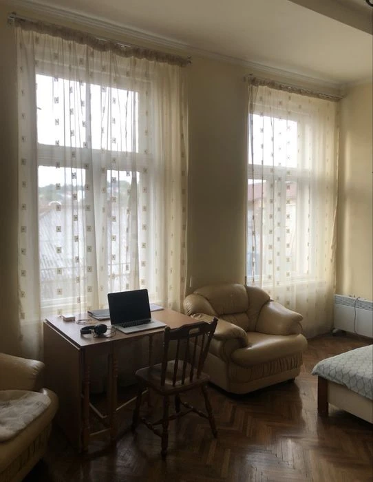 Продаж 1кім квартири, вул Духновича, історичний центр Ужгоро