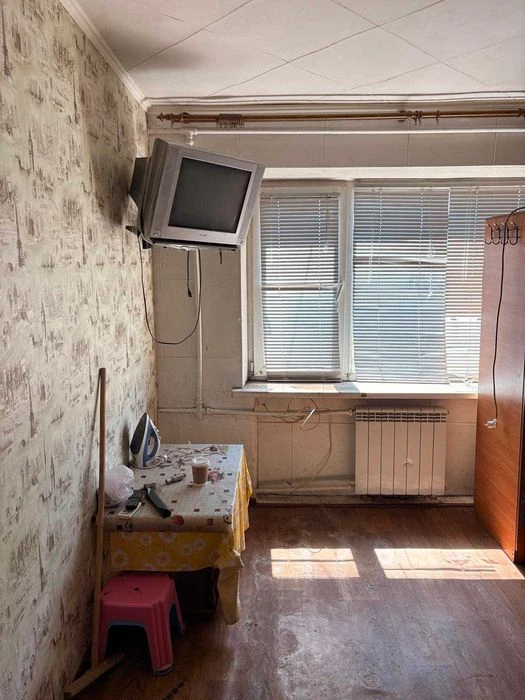 Продам комнату в коммуне в Лузановке