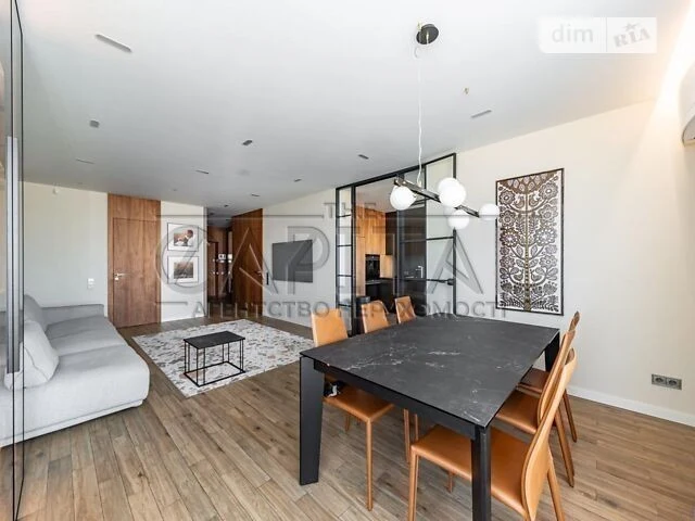Sale of 3-room apartment 110 sq. m on Valeriy Lobanovskyi Ave.