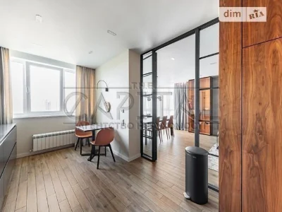 Sale of 3-room apartment 110 sq. m on Valeriy Lobanovskyi Ave.