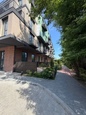 Продам квартиру с патио Пространство на Дачной двухуровневой.