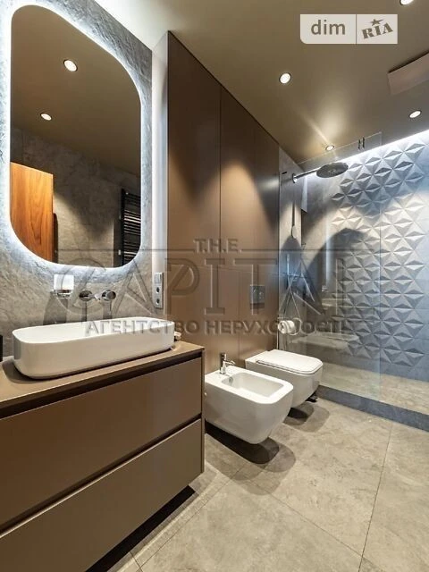 Sale of 3-room apartment 110 sq. m on Valeriy Lobanovskyi Ave.