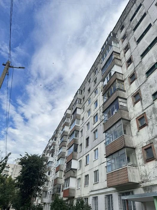 продаж 3х кімн в р-ні Крошня