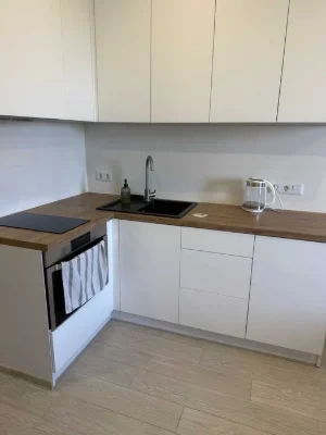 Продам 1 ком.кв.с капитальным ремонтом ,мебелью и техникой м