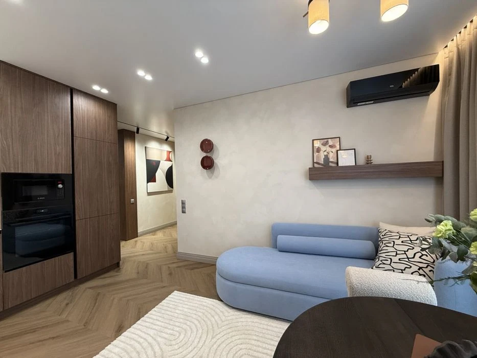Продаж 2 кімнатна, Скалецького 29