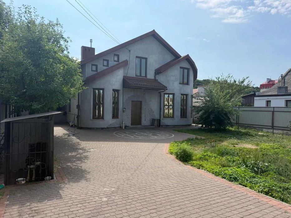 Будинок з ремонтом меблями 280м² ділянка 6,5сот вул Варшавсь