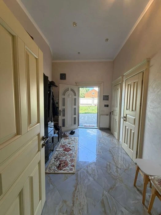 Будинок з ремонтом меблями 280м² ділянка 6,5сот вул Варшавсь