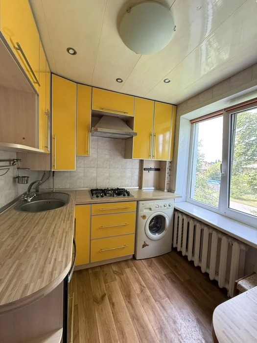 3-кімнатна квартира 52 м² біля 11 школи та Акваарени