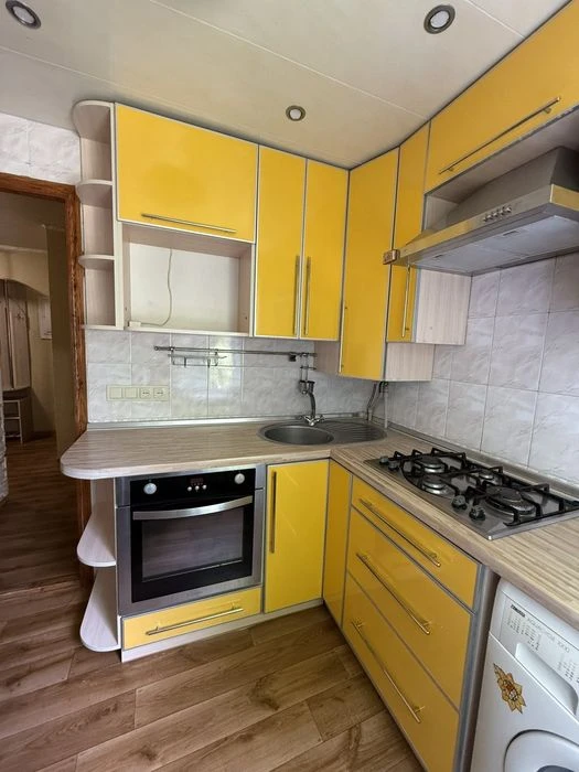 3-кімнатна квартира 52 м² біля 11 школи та Акваарени
