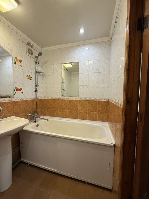 3-кімнатна квартира 52 м² біля 11 школи та Акваарени