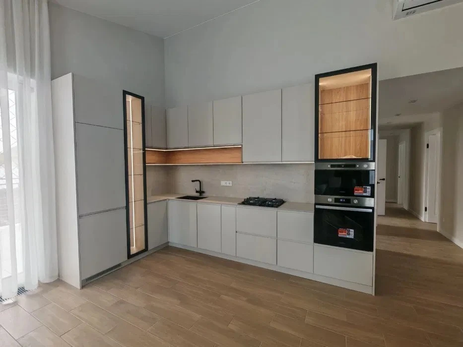 Оренда будинку 180 м², Вітряні Гори вул.