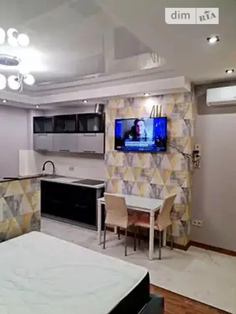 Довготривала оренда 1к квартири на вул. Петропавлівська 40 •